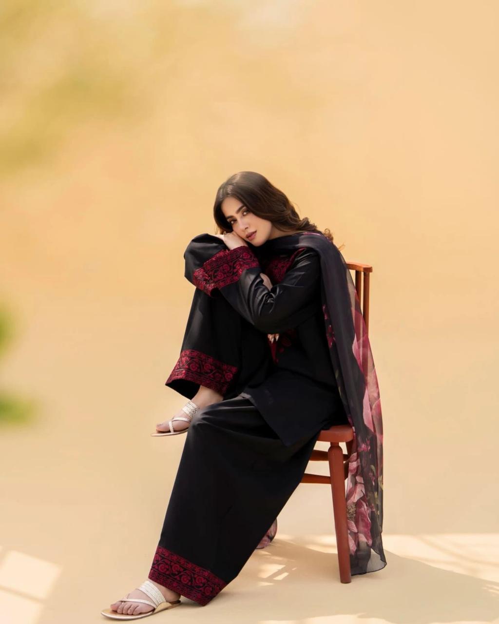 ZAROON LAWN 3PC ( FARSHI SHALWAR ) - Almia